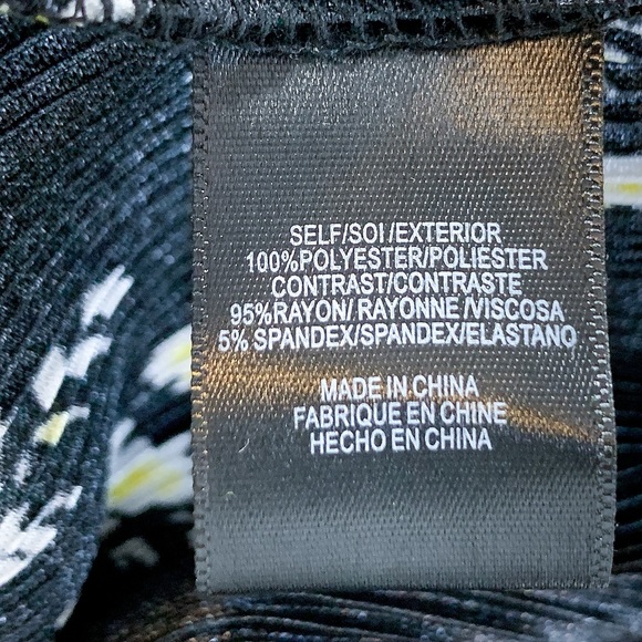 WAYF V-Neck Surplice Ribbed Cami Tank Blouse Bodysuit in Black Daisy Floral - Picture 10 of 12